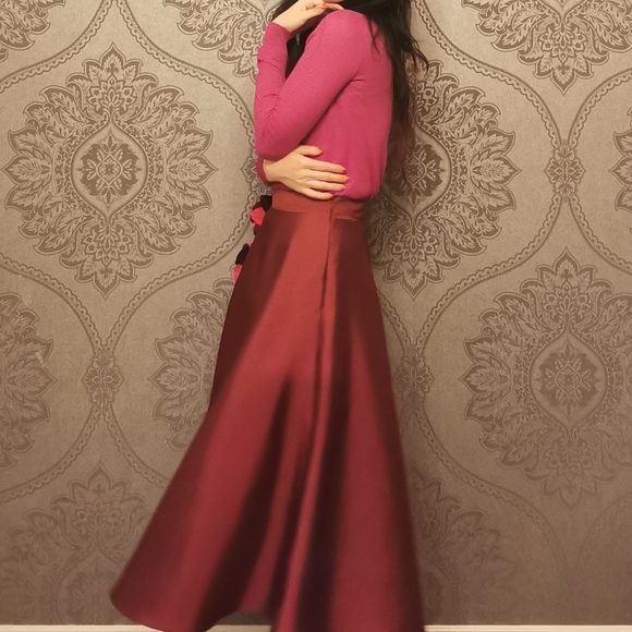 Silk Wool skirt with floral embellishment - Picture 9 of 13